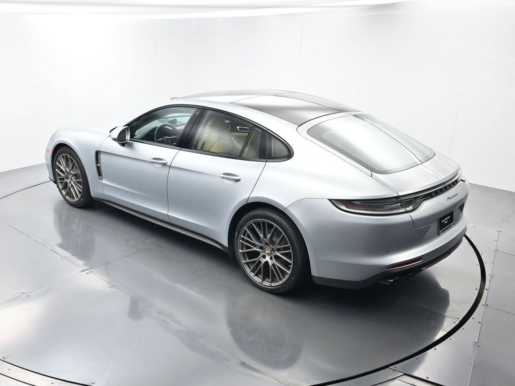 Certified 2022 Porsche Panamera Platinum Edition image 36
