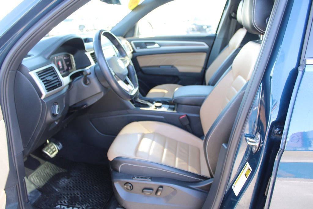 Used 2022 Volkswagen Atlas Cross Sport SEL Premium R-Line image 17