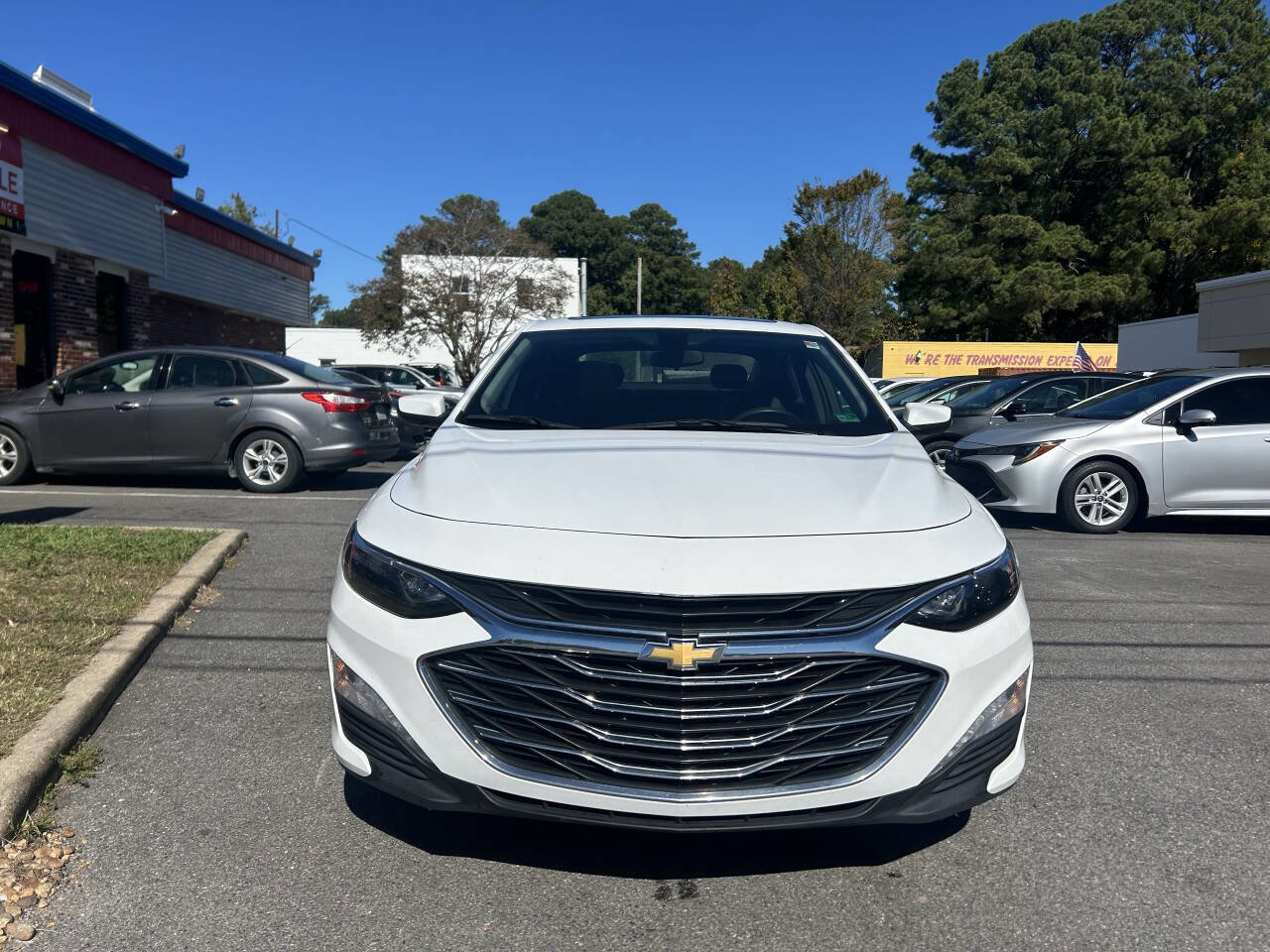 Used 2022 Chevrolet Malibu LT image 2