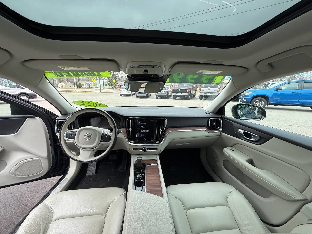 Used 2022 Volvo S60 B5 Inscription image 10