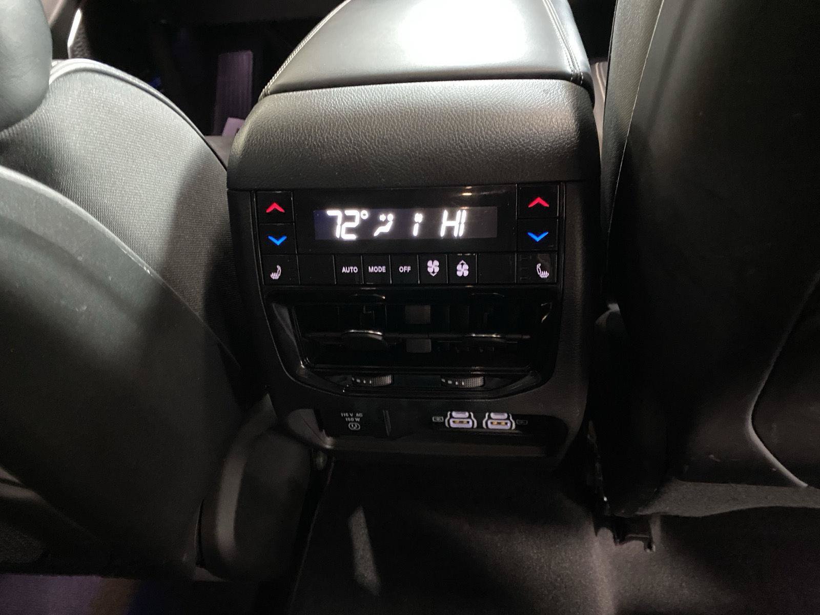 Used 2024 Jeep Grand Cherokee Overland w/ Luxury Tech Group IV AWD/4WD image 18