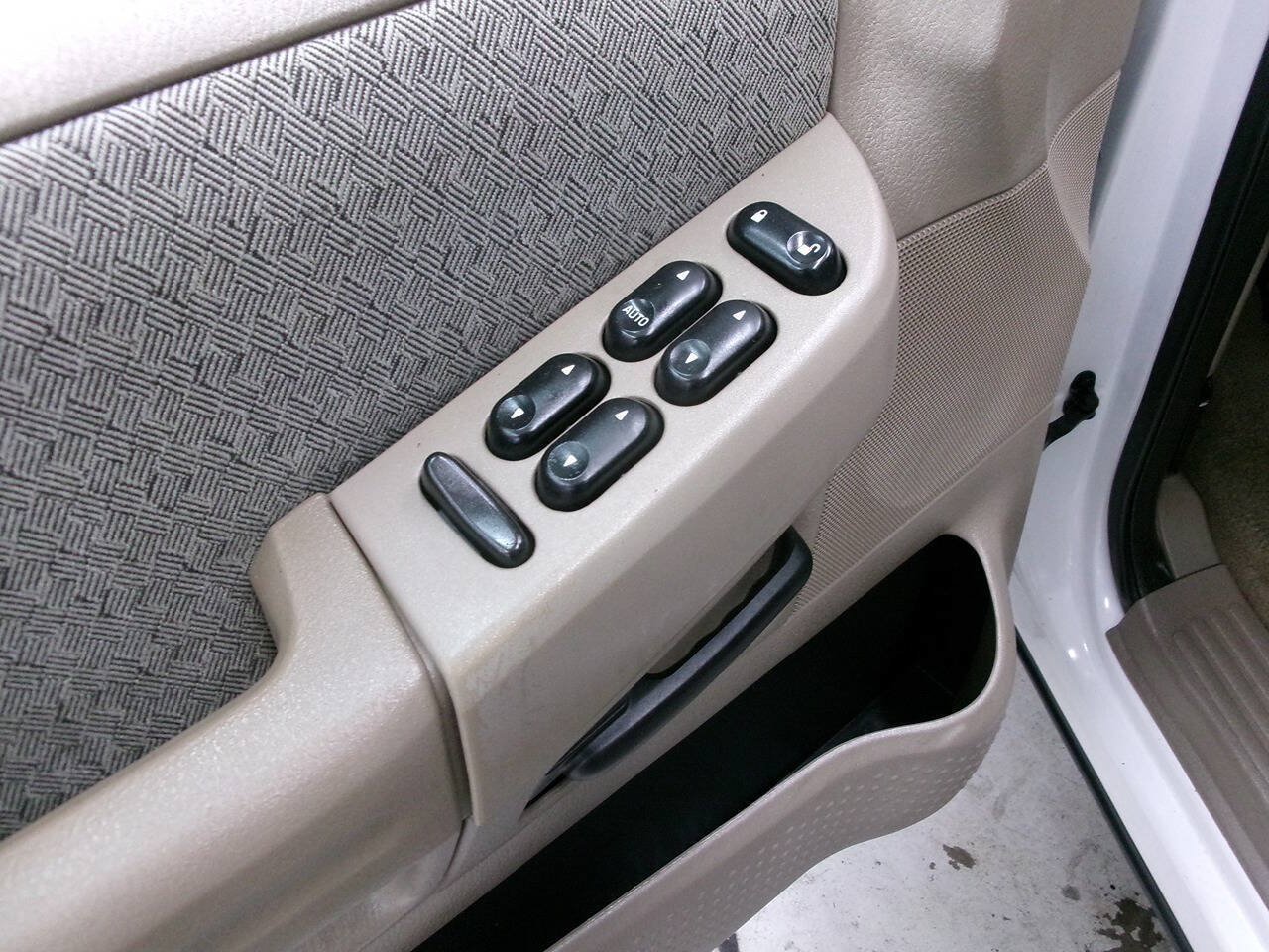 Used 2003 Ford Explorer Sport XLS AWD/4WD image 21