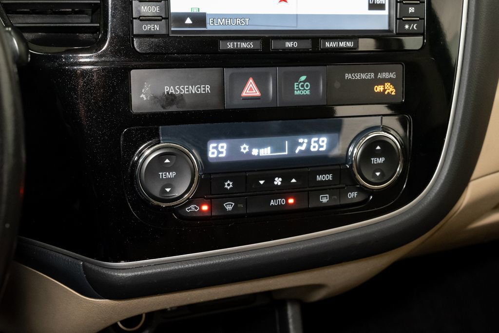 Used 2014 Mitsubishi Outlander GT image 17