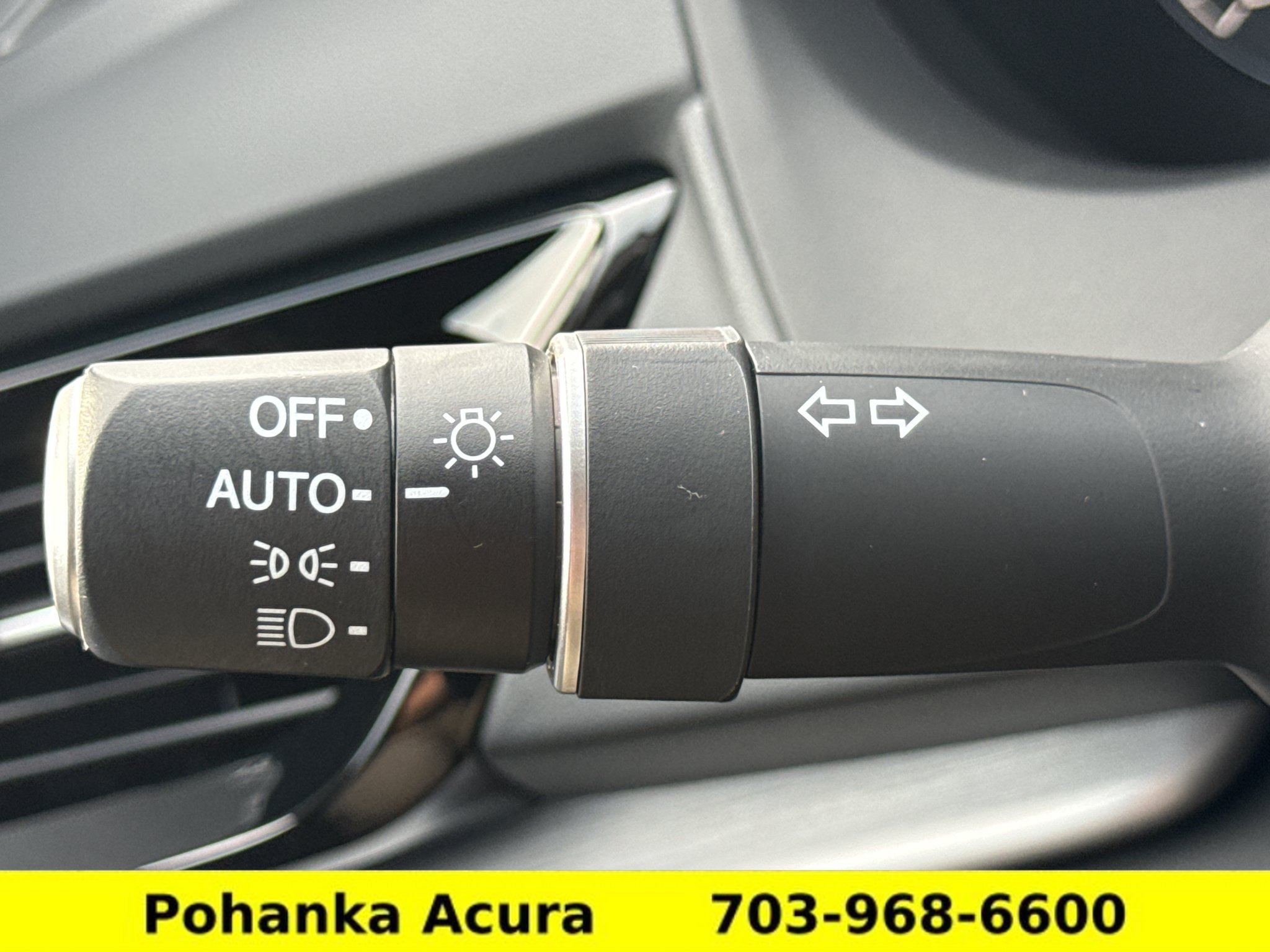 Used 2025 Acura RDX w/ Technology Package AWD/4WD image 11