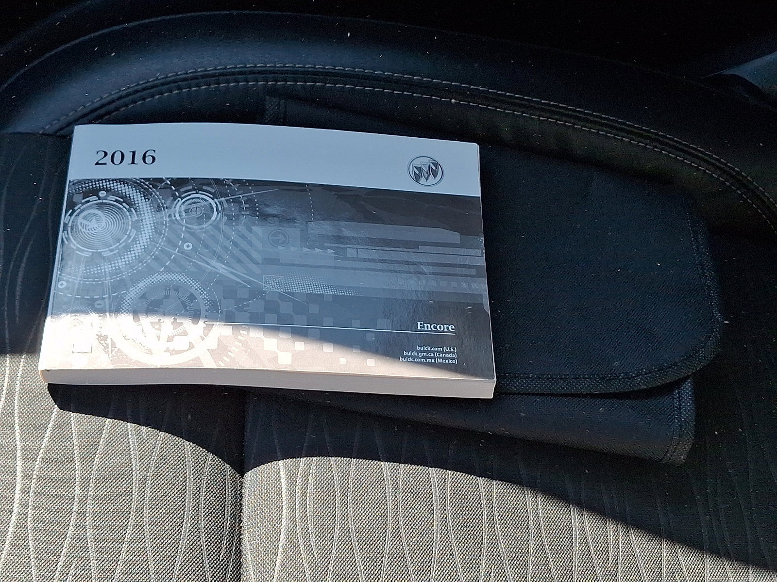 Used 2016 Buick Encore FWD image 29