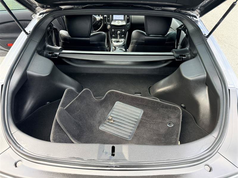 Used 2015 Nissan 370Z Touring RWD image 14