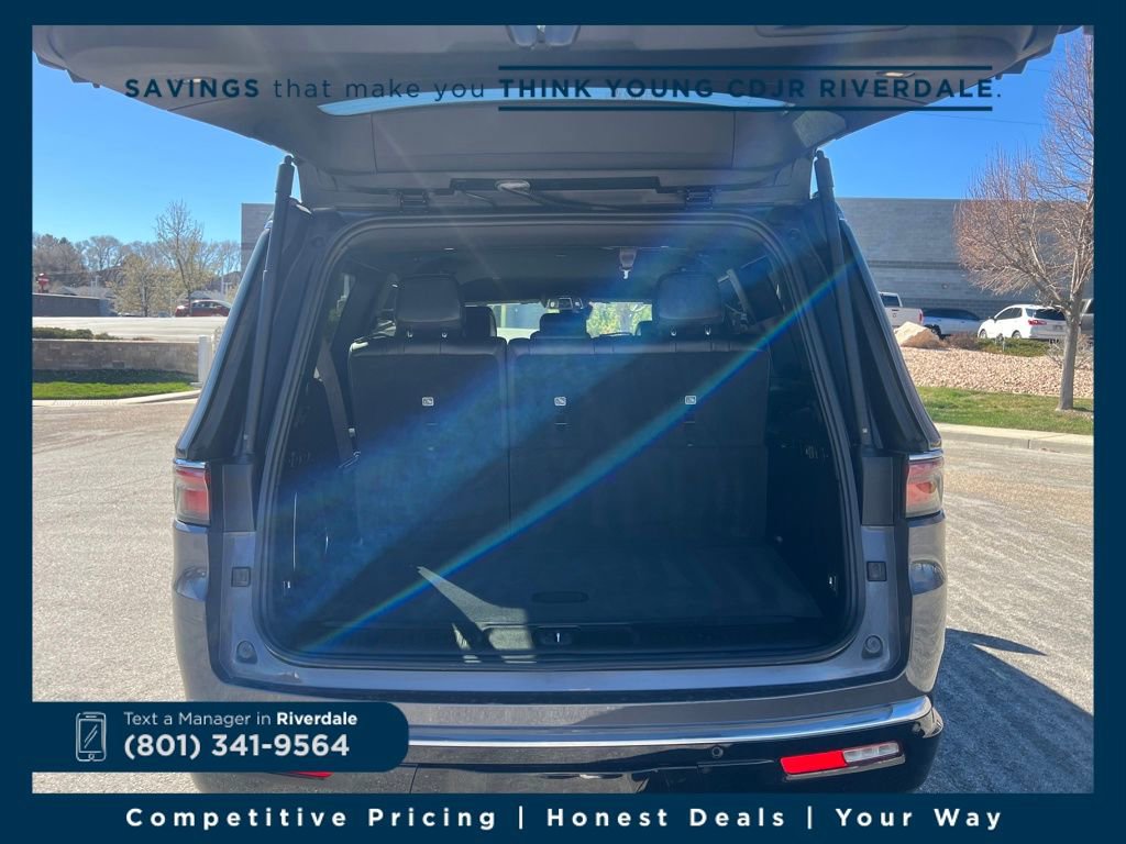 Used 2024 Jeep Wagoneer 4WD w/ HD Trailer Tow Package image 22