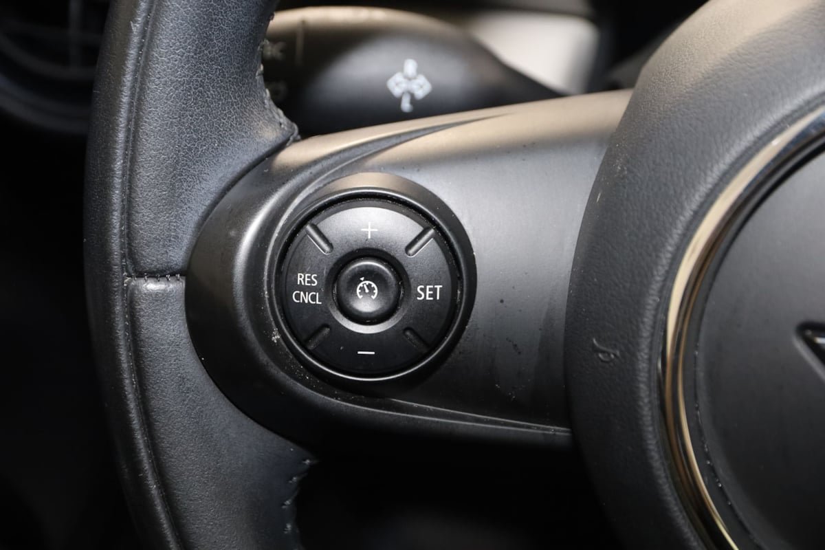 Used 2021 MINI Cooper SE w/ 6.5" Touchscreen Package FWD image 32