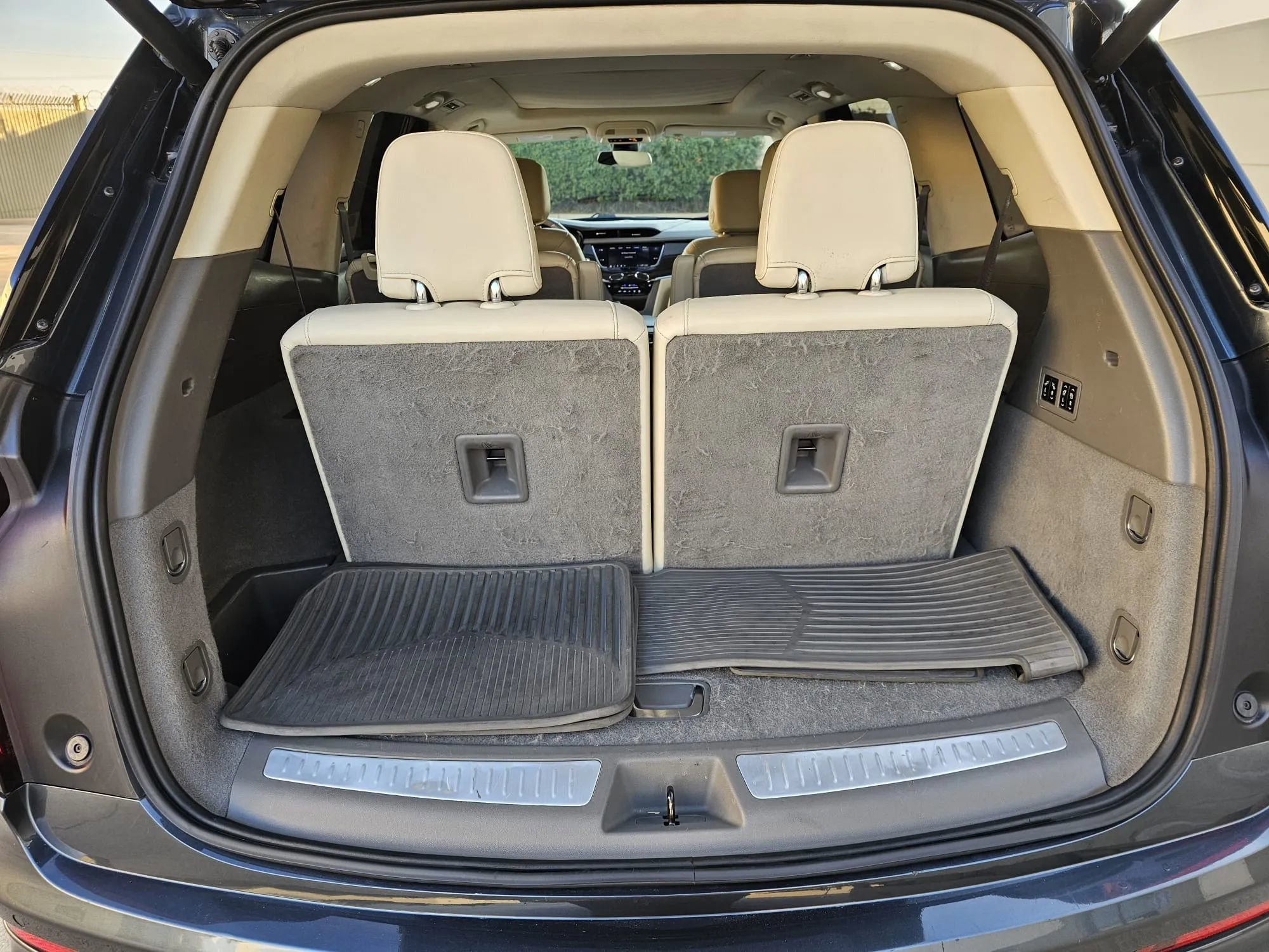 Used 2020 Cadillac XT6 Premium Luxury FWD image 17