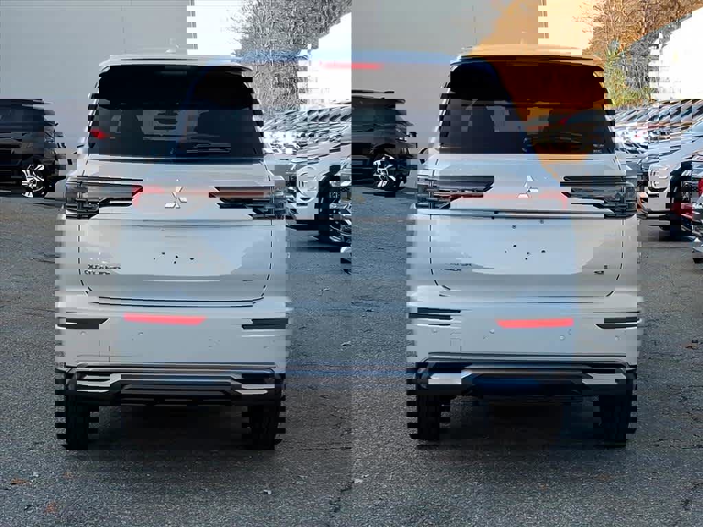 New 2026 Mitsubishi Outlander SE image 4