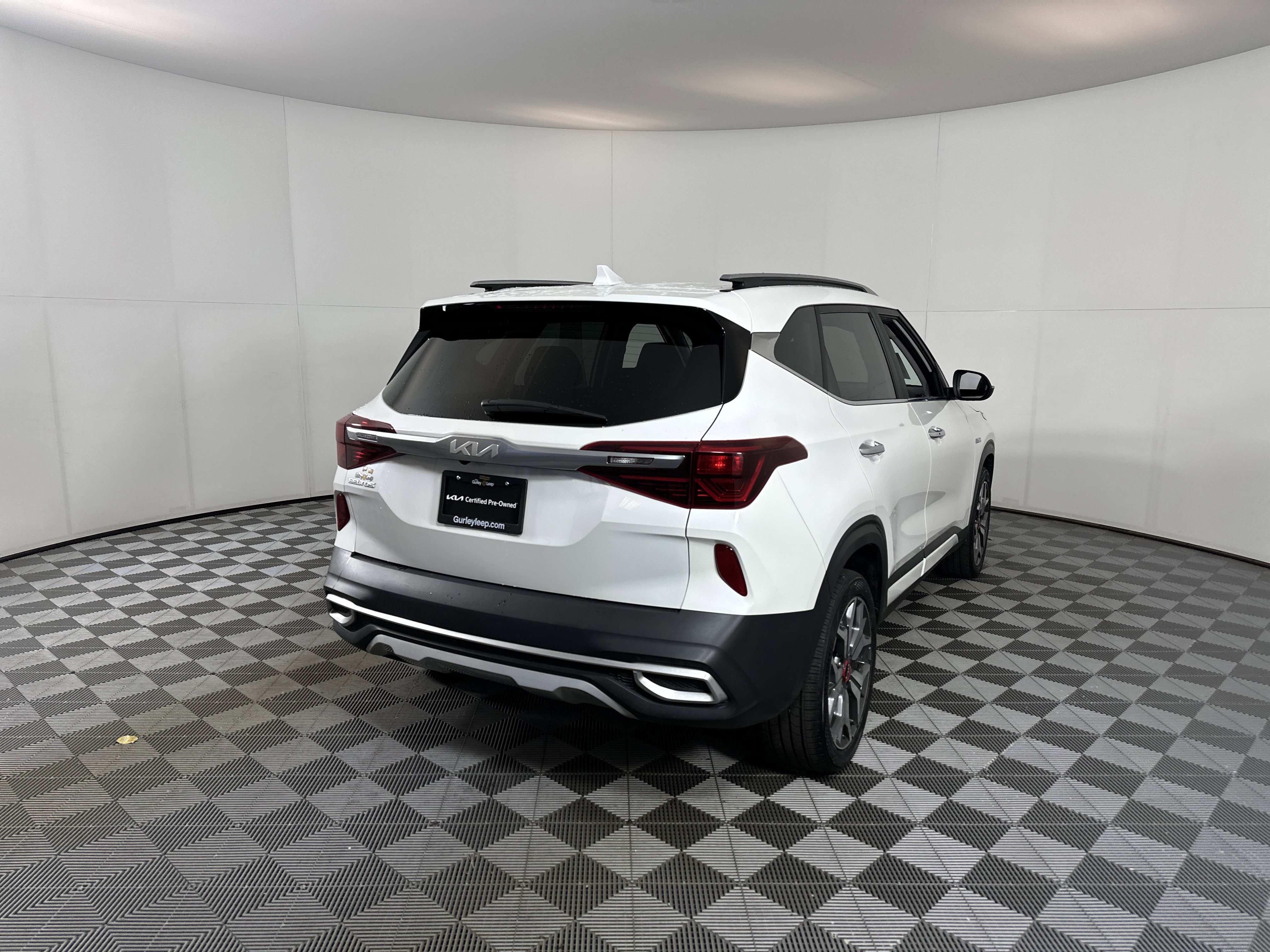 Certified 2023 Kia Seltos SX w/ SX Sunroof Package image 10