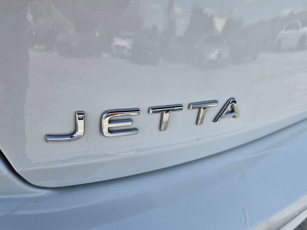 Used 2023 Volkswagen Jetta SE image 14