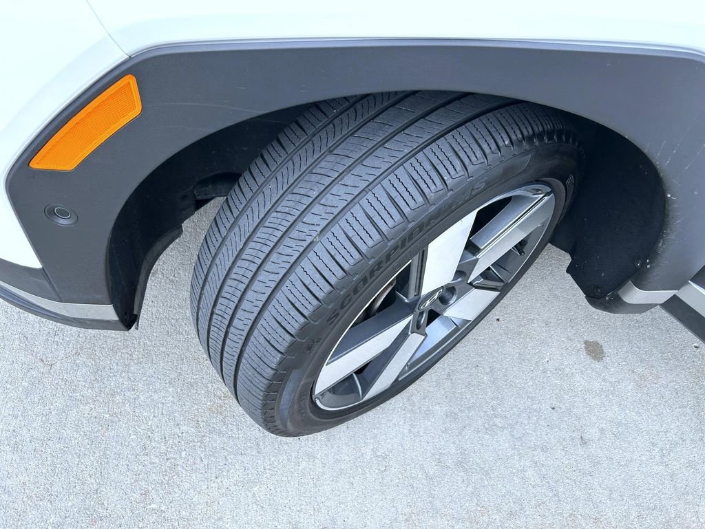 Used 2024 Hyundai Santa Fe Limited AWD/4WD image 25