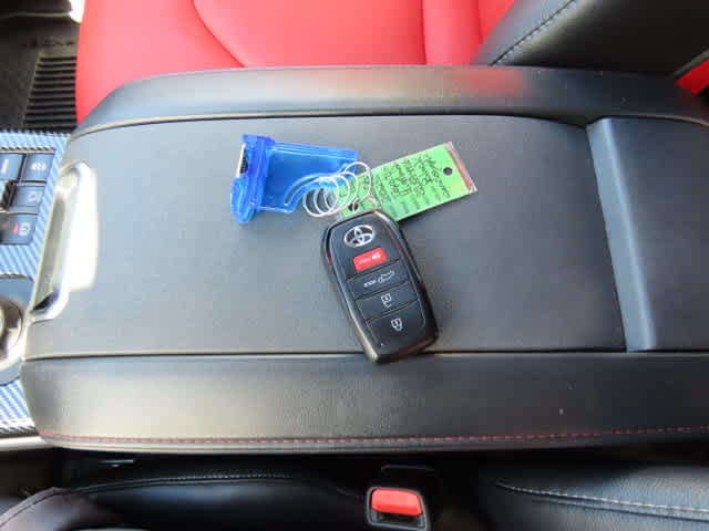 Used 2025 Toyota Highlander XSE AWD/4WD image 30
