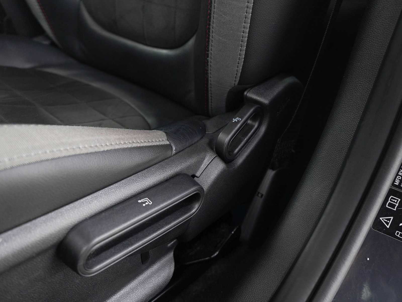 Used 2020 MINI Cooper Clubman John Cooper Works w/ JCW Launch Edition image 23