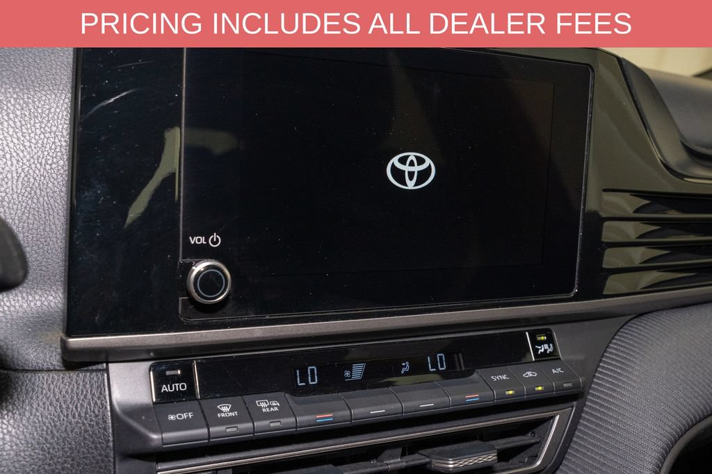 Used 2025 Toyota Camry SE FWD image 12