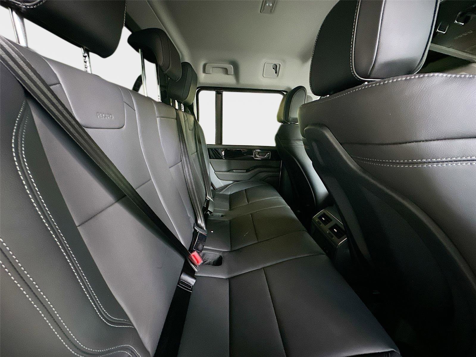 New 2025 INEOS Grenadier Fieldmaster Edition image 44