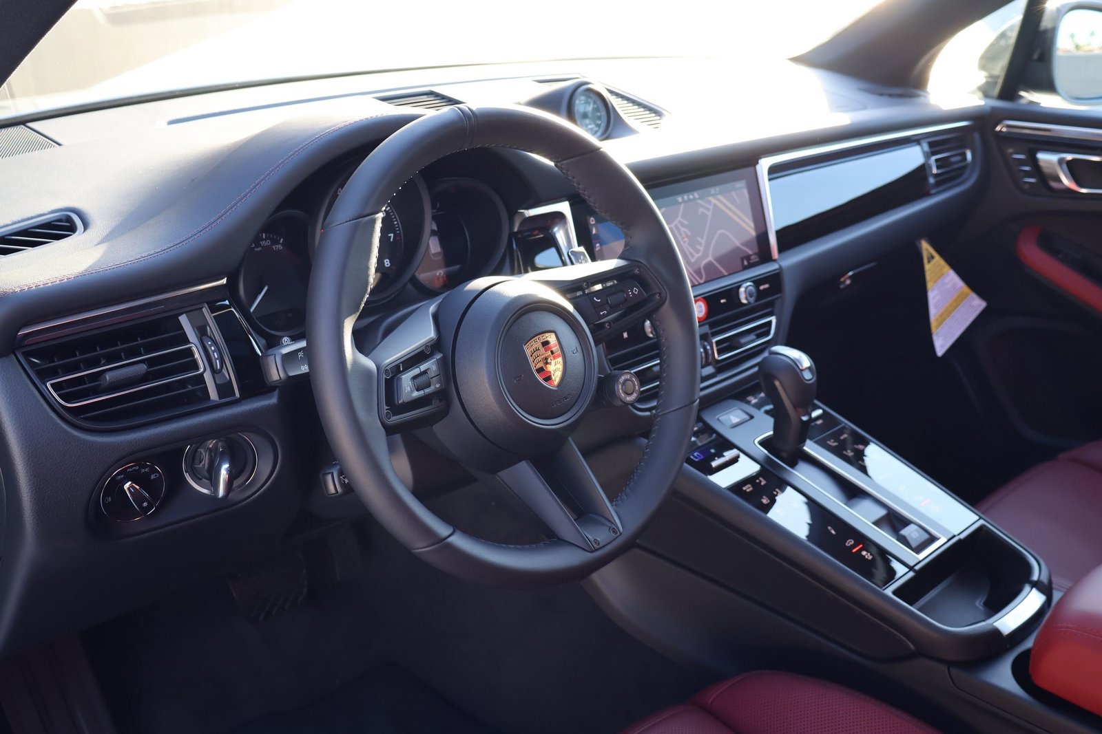 New 2026 Porsche Macan image 4