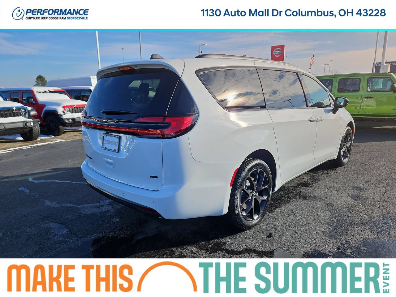 New 2026 Chrysler Pacifica Select AWD/4WD image 7