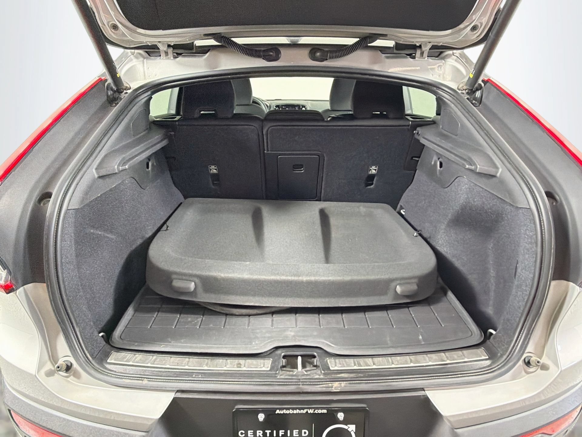 Certified 2023 Volvo C40 P8 Recharge Ultimate w/ Protection Package Premier AWD/4WD image 28