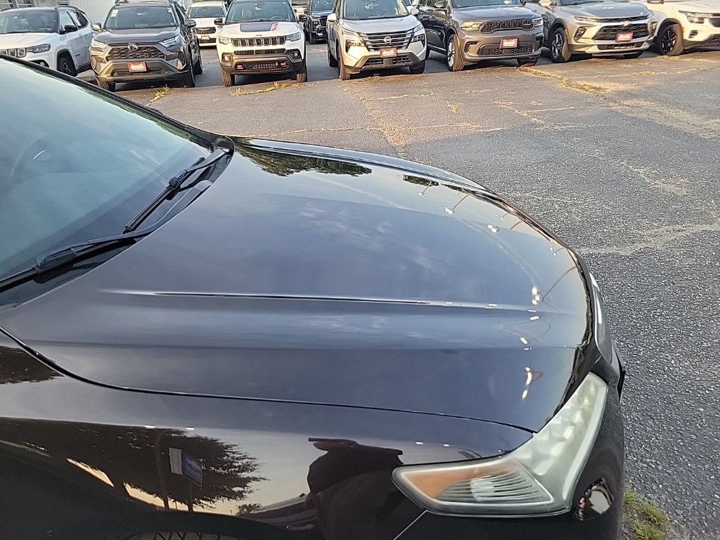 Used 2017 Acura TLX w/ Technology Package FWD image 6