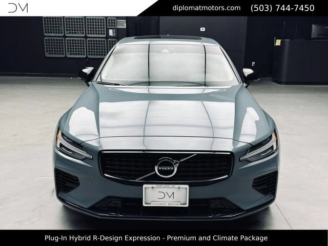 Used 2022 Volvo S60 T8 R-Design Expression w/ Premium Package AWD/4WD image 11