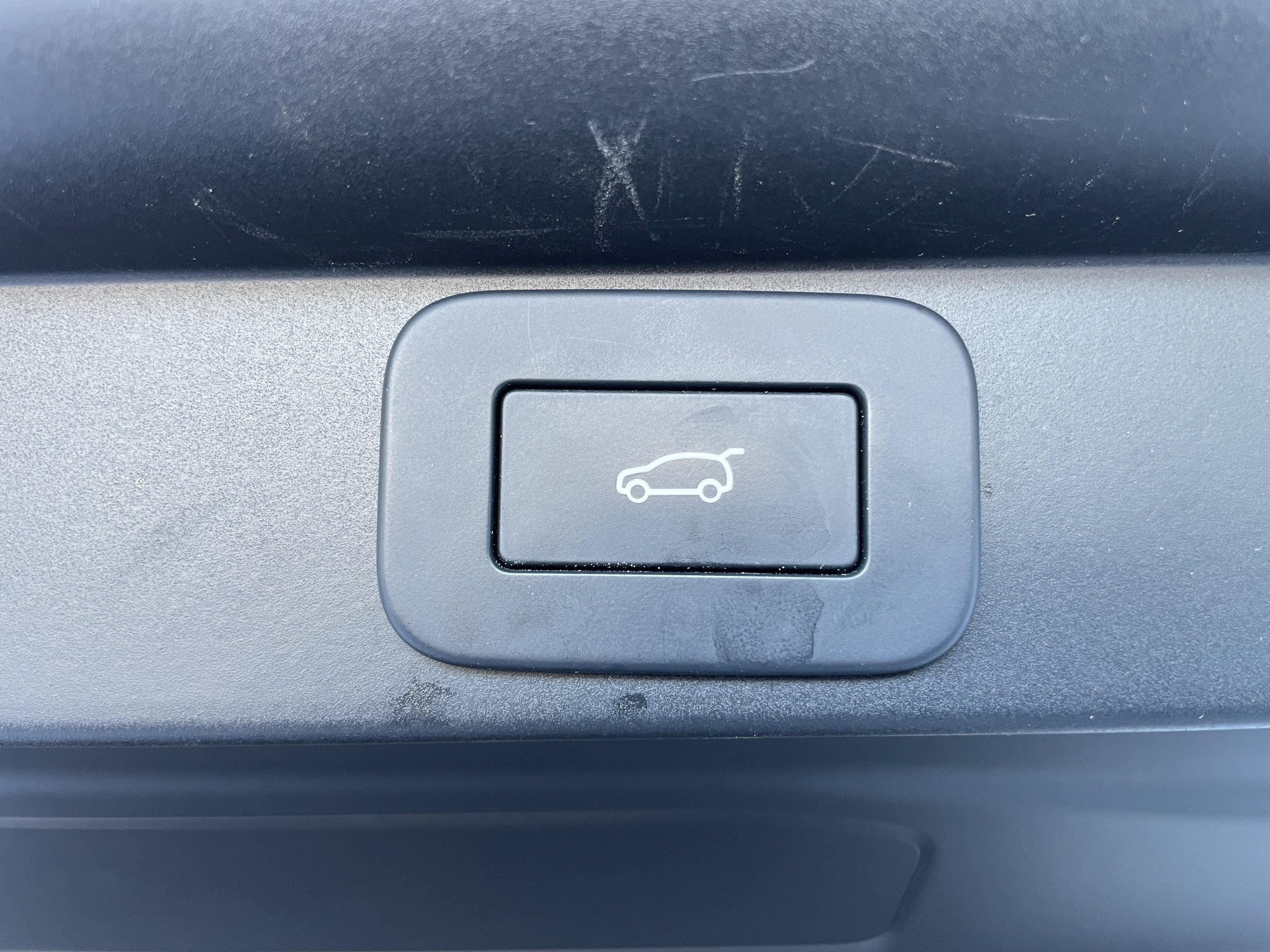 Certified 2024 Land Rover Range Rover Long Wheelbase SE image 39