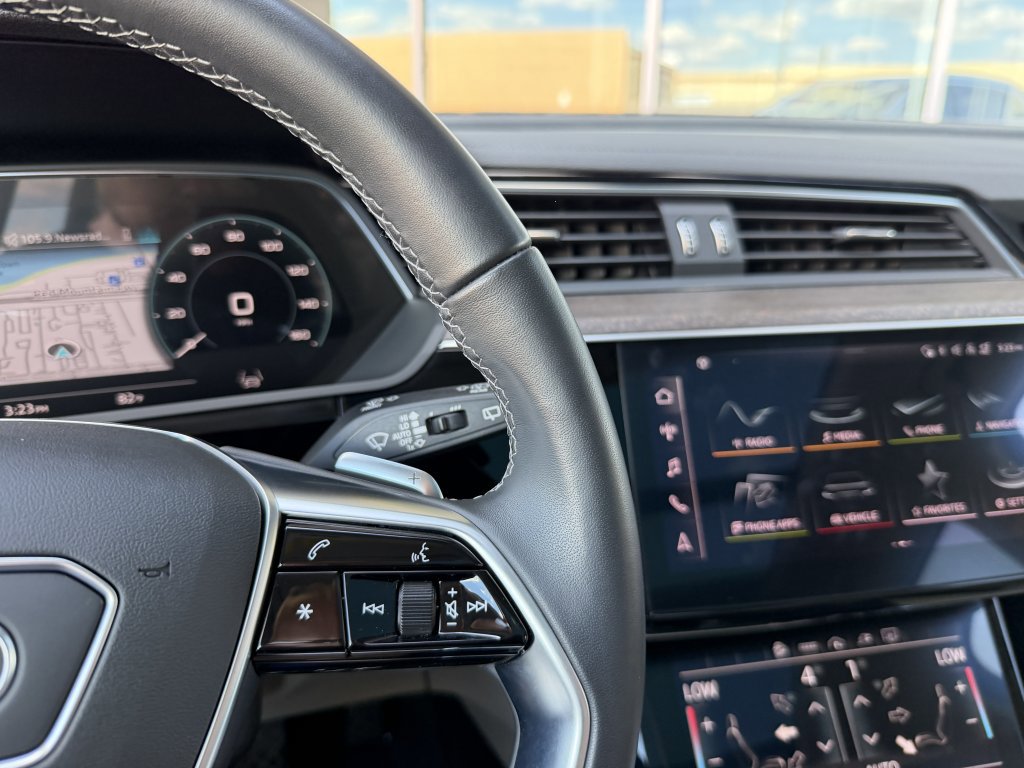 Used 2024 Audi Q8 e-tron Premium Plus w/ Premium Plus Package image 36