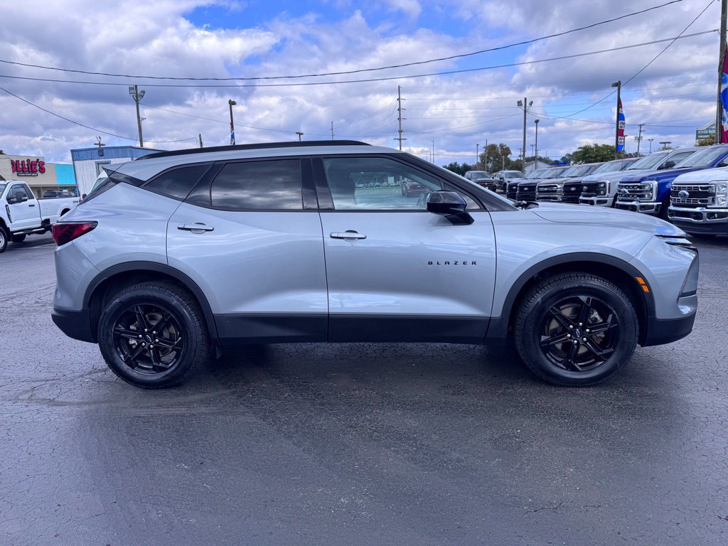 Used 2023 Chevrolet Blazer LT w/ Convenience Package FWD image 8