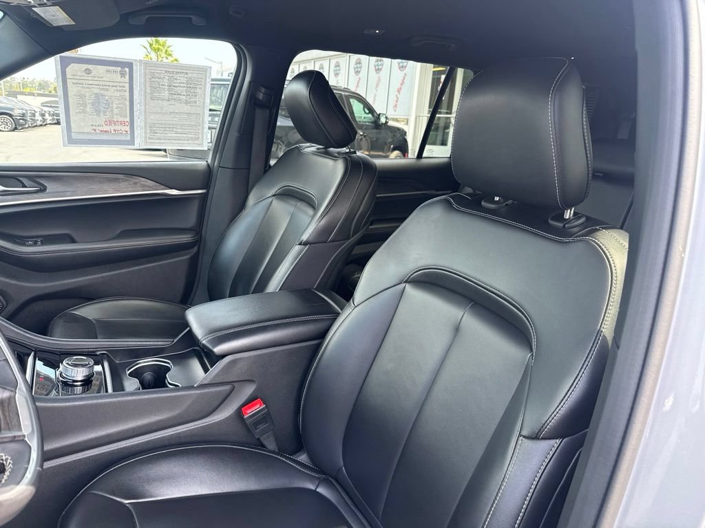 Used 2025 Jeep Grand Cherokee L Limited RWD image 14