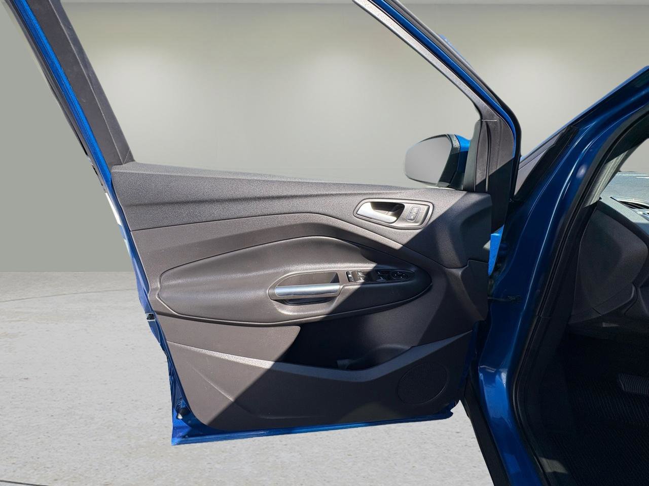 Used 2018 Ford Escape SEL w/ Ford Safe & Smart Package image 14