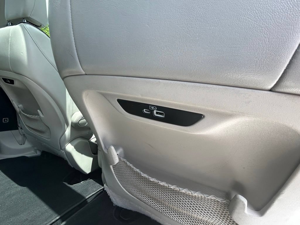 Used 2021 Chrysler Pacifica Limited AWD/4WD image 38