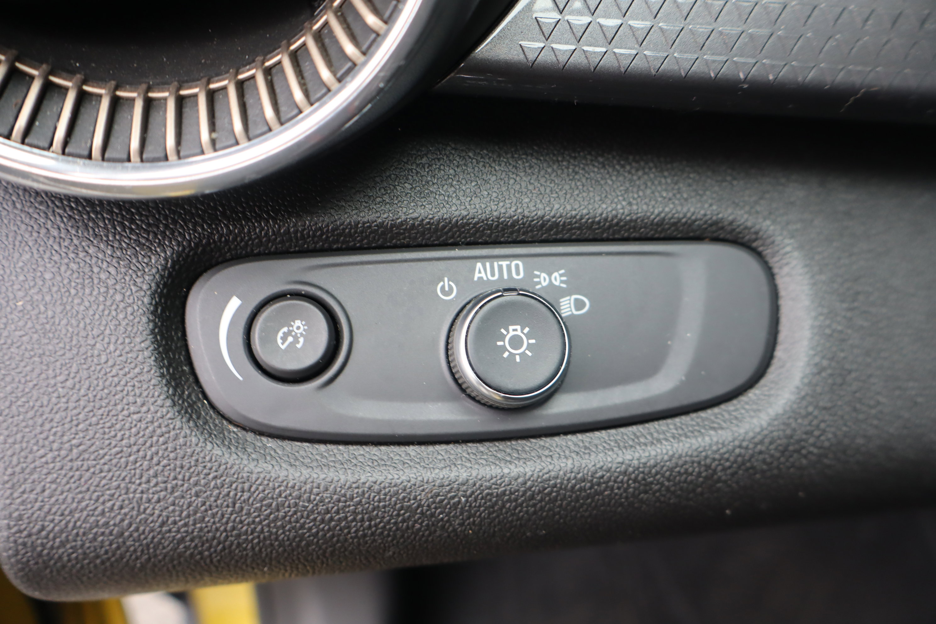 Certified 2024 Chevrolet Trax ACTIV w/ Sunroof Package image 20