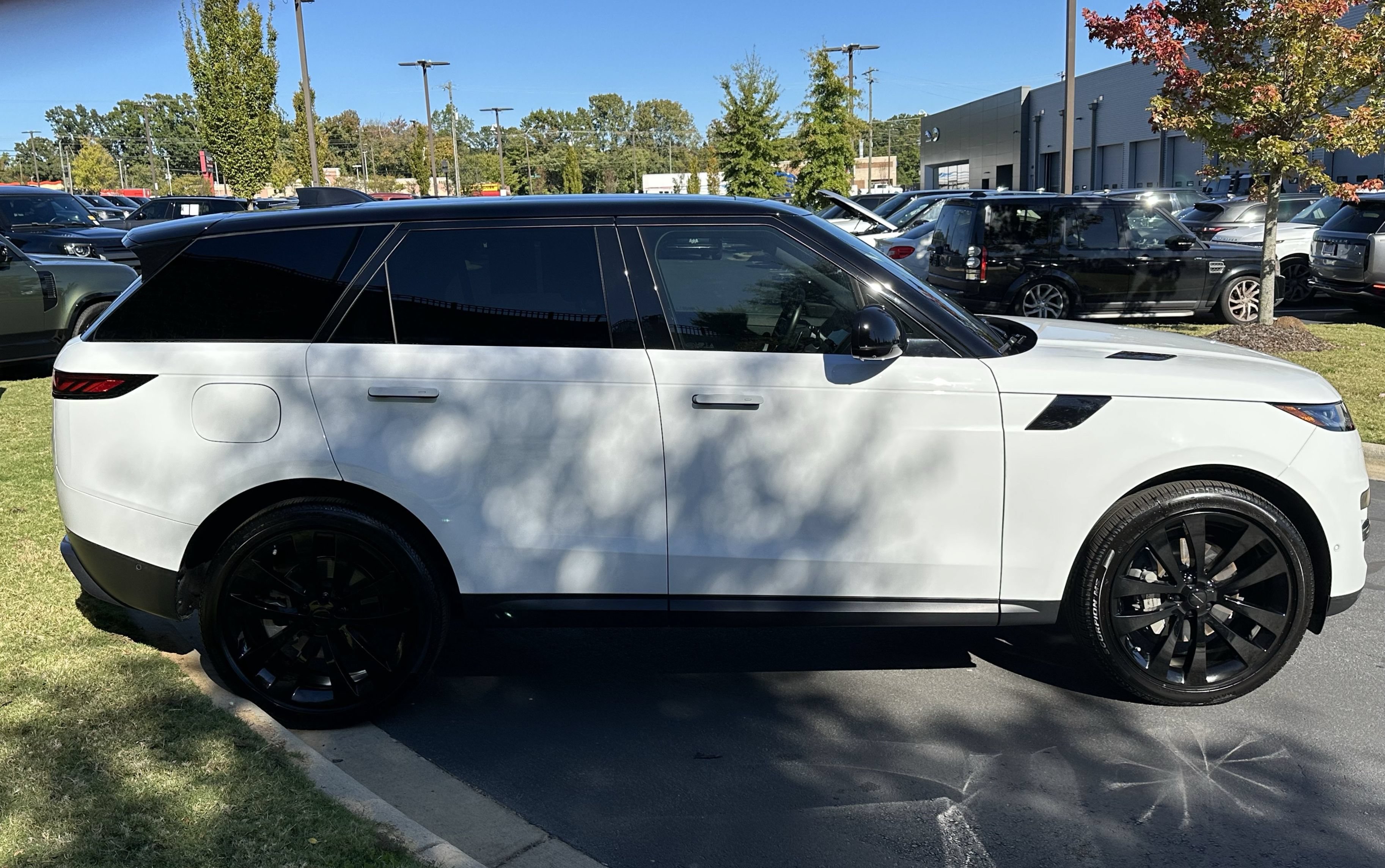 Certified 2026 Land Rover Range Rover Sport SE AWD/4WD image 8