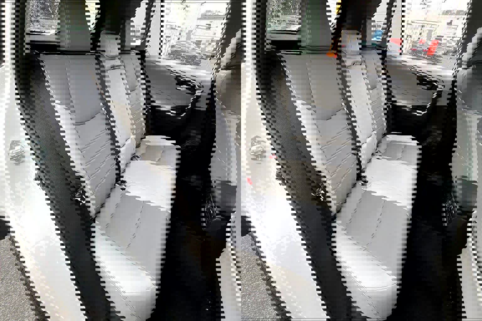 Used 2021 Toyota RAV4 XLE Premium AWD/4WD image 21