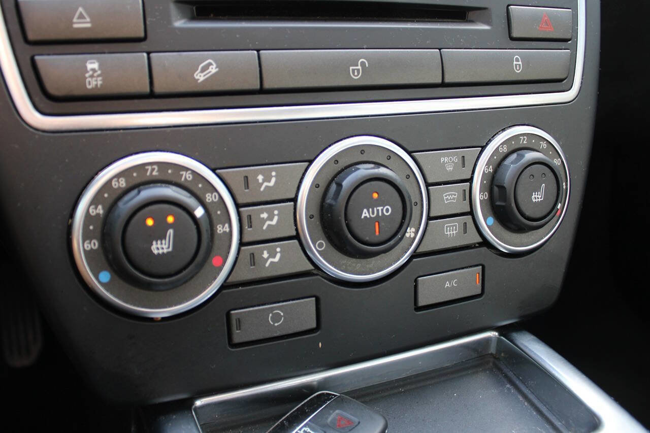 Used 2014 Land Rover LR2 HSE image 29