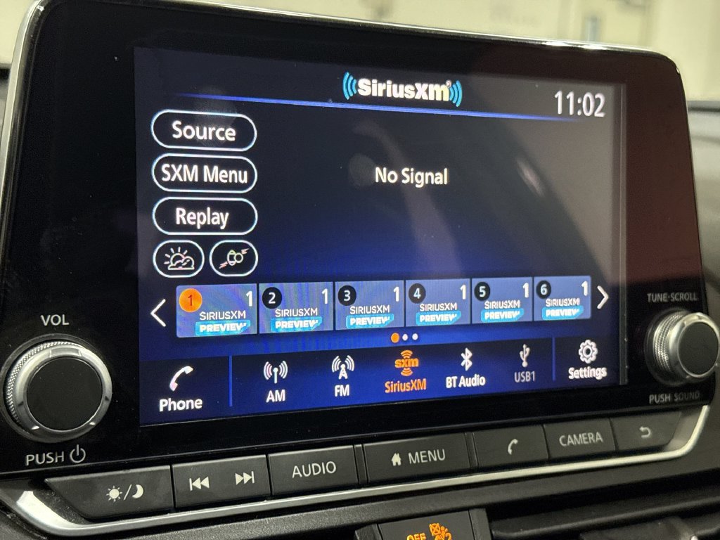 Used 2024 Nissan Altima 2.5 SV FWD image 14