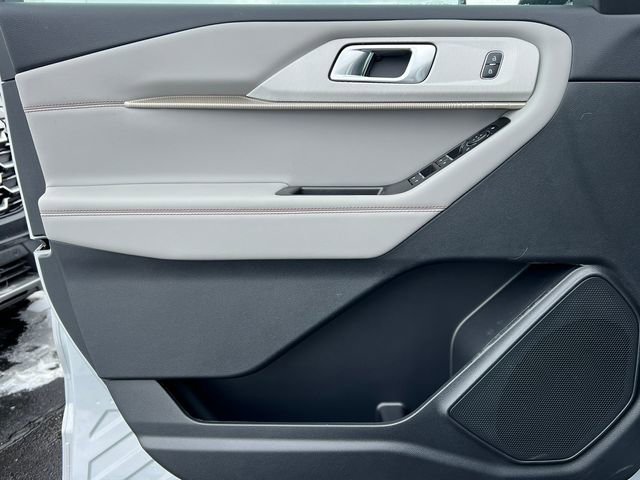 New 2026 Ford Explorer Active w/ Active Comfort Package image 17