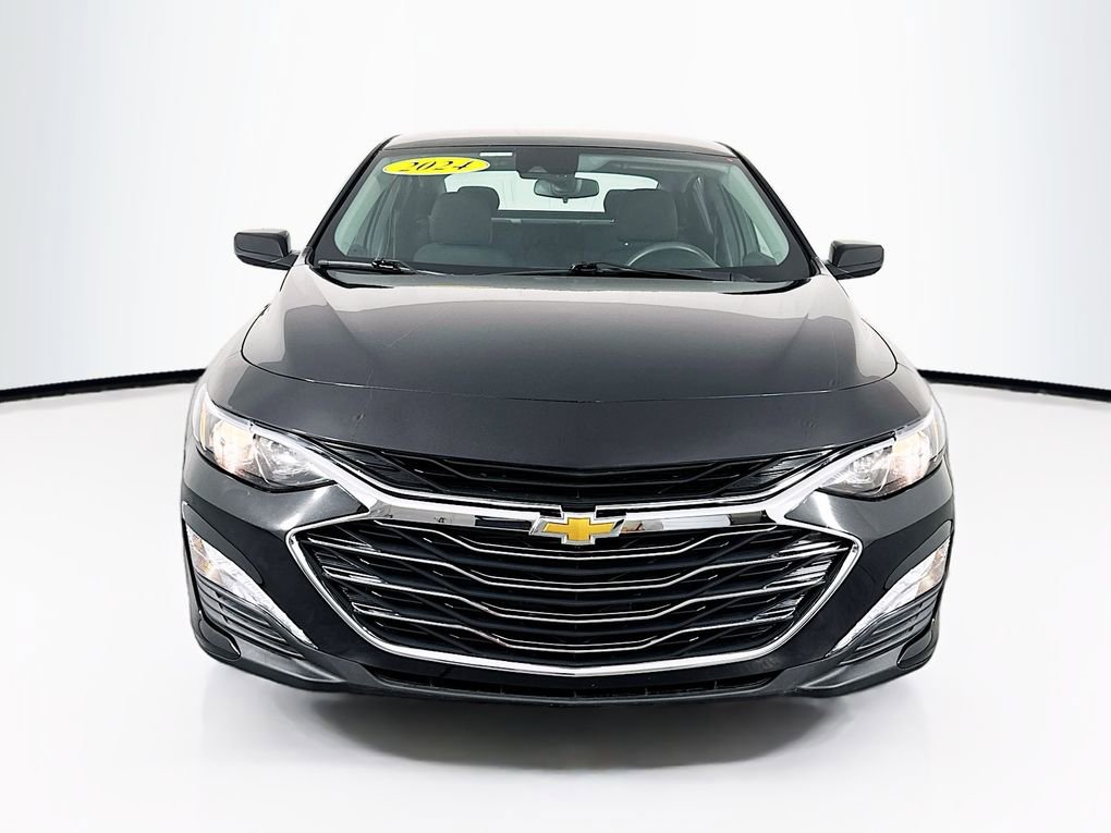 Used 2024 Chevrolet Malibu LT FWD image 2