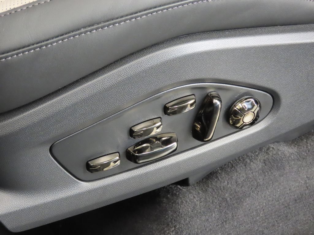 New 2026 Porsche Cayenne Electric AWD/4WD image 43