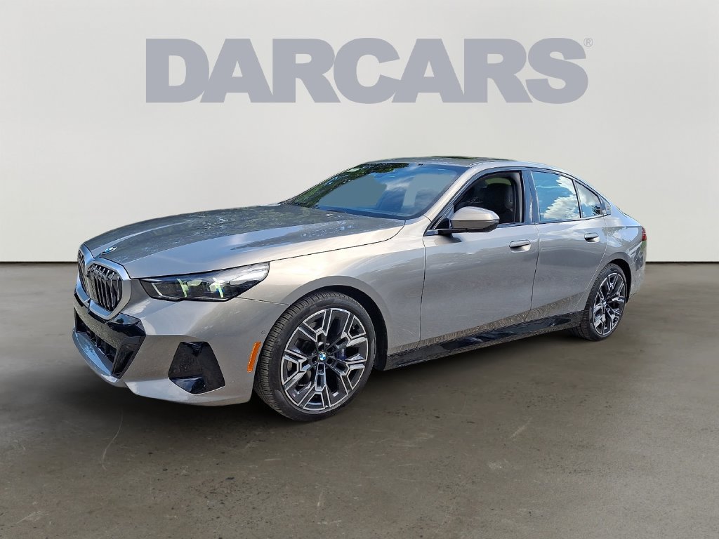 Used 2026 BMW 530i xDrive w/ M Sport Package AWD/4WD image 3