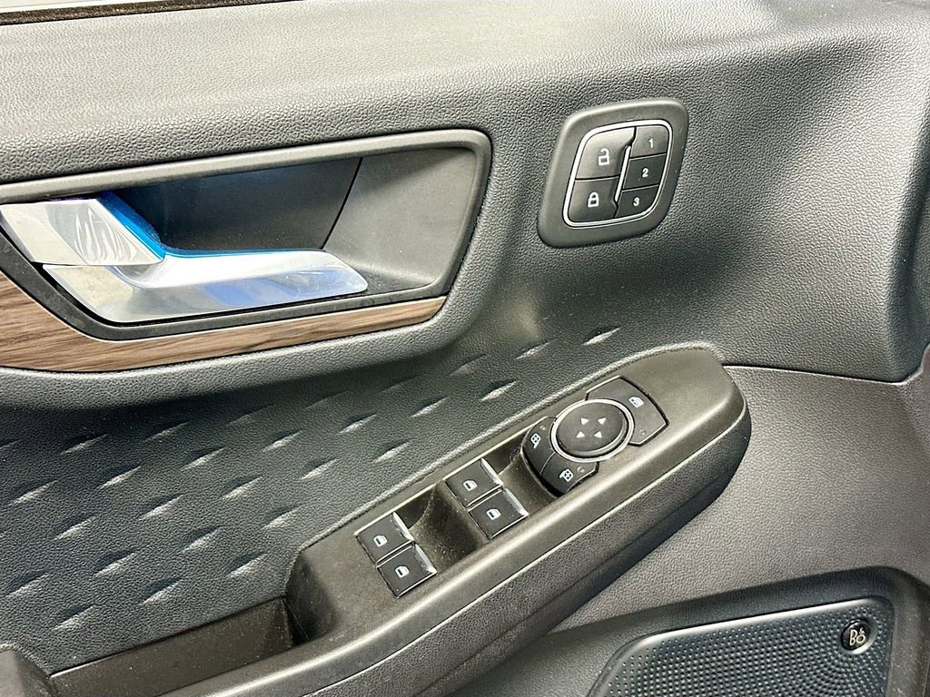 Used 2020 Ford Escape Titanium image 19