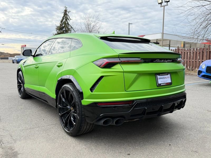 Used 2022 Lamborghini Urus AWD/4WD image 7