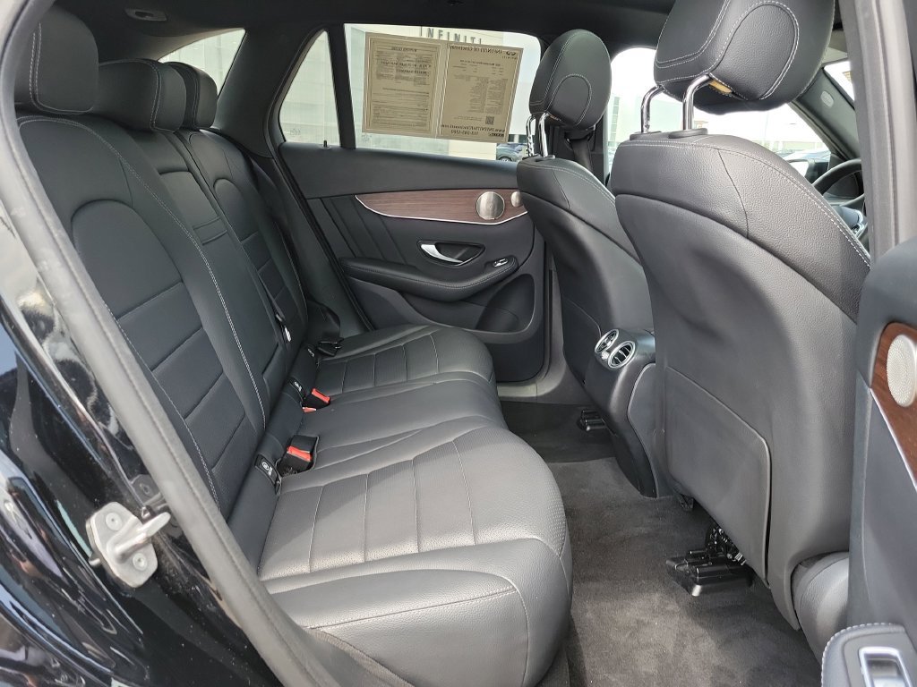 Used 2021 Mercedes-Benz GLC 300 4MATIC image 30