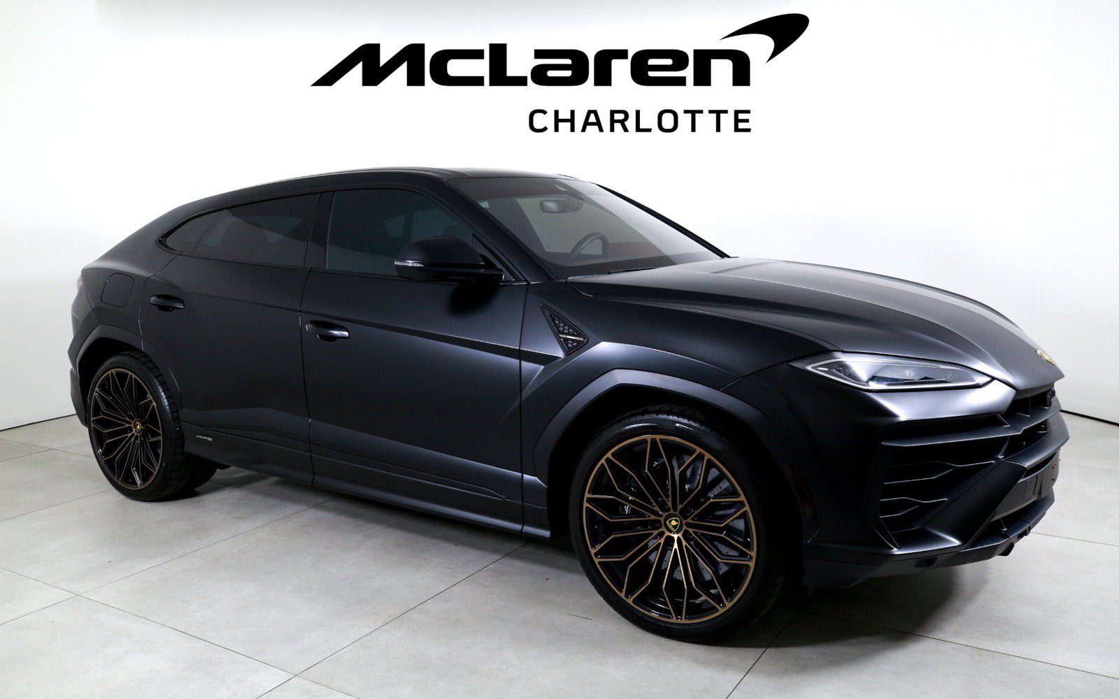 Used 2025 Lamborghini Urus S AWD/4WD image 2