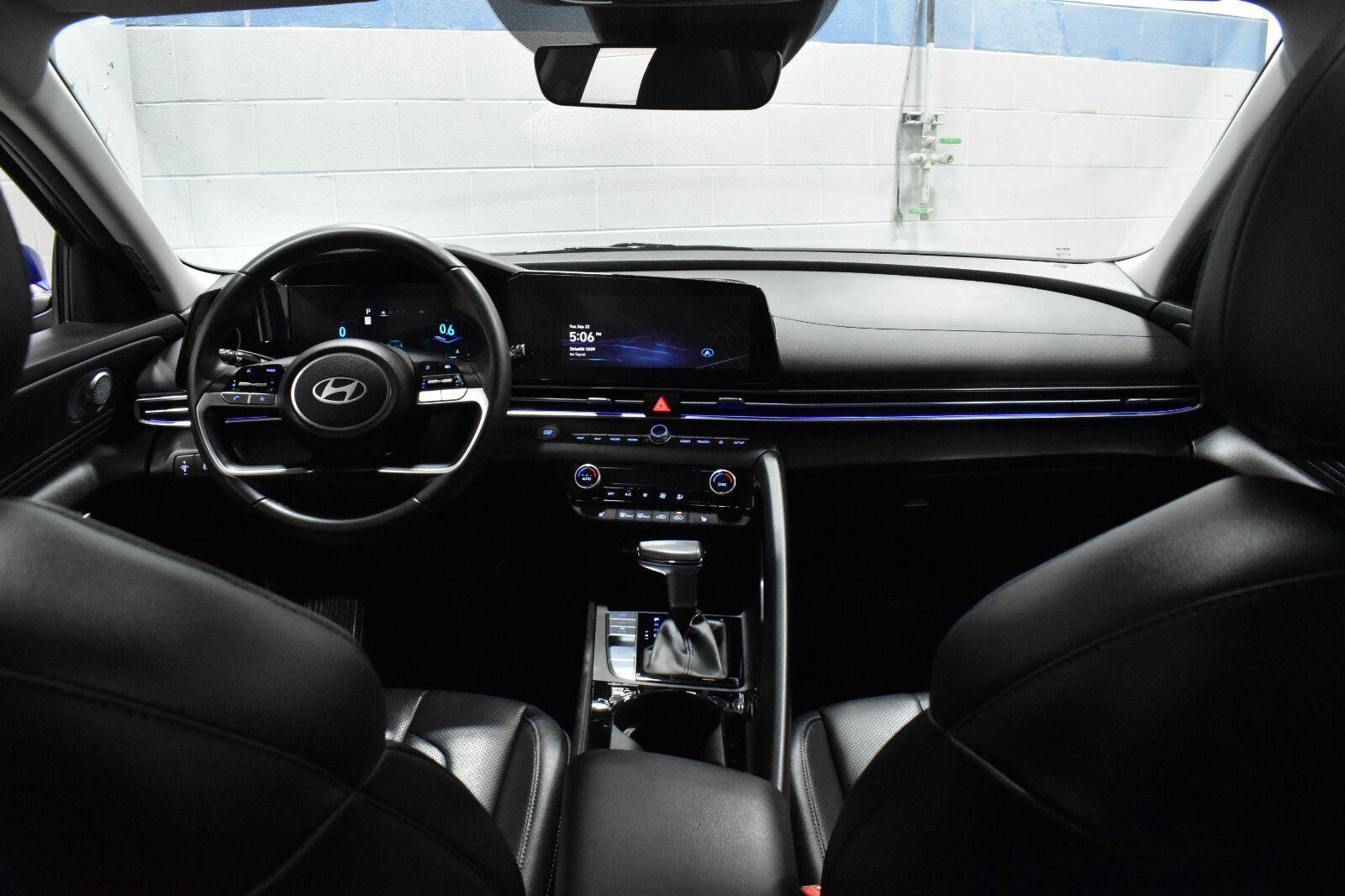 Used 2024 Hyundai Elantra Limited FWD image 6