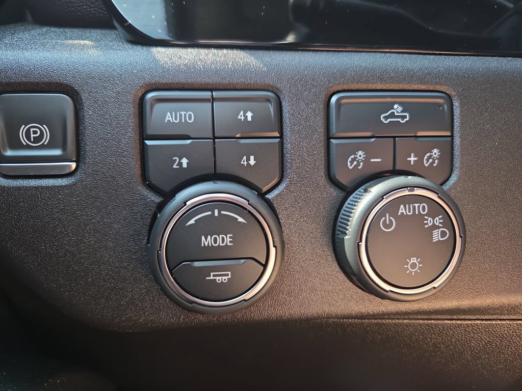 Certified 2024 Chevrolet Silverado 1500 LT AWD/4WD image 22