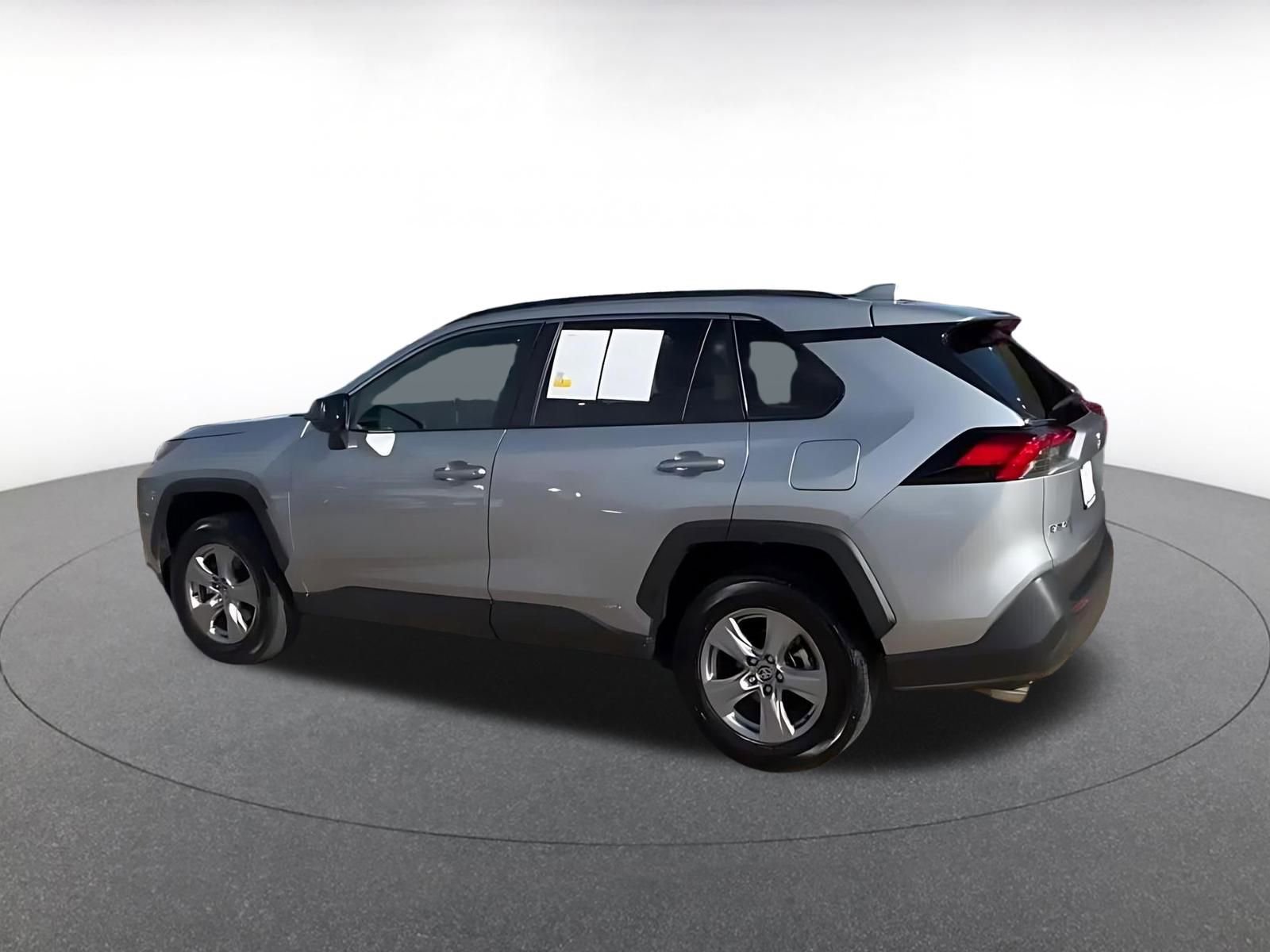 Used 2025 Toyota RAV4 LE image 9