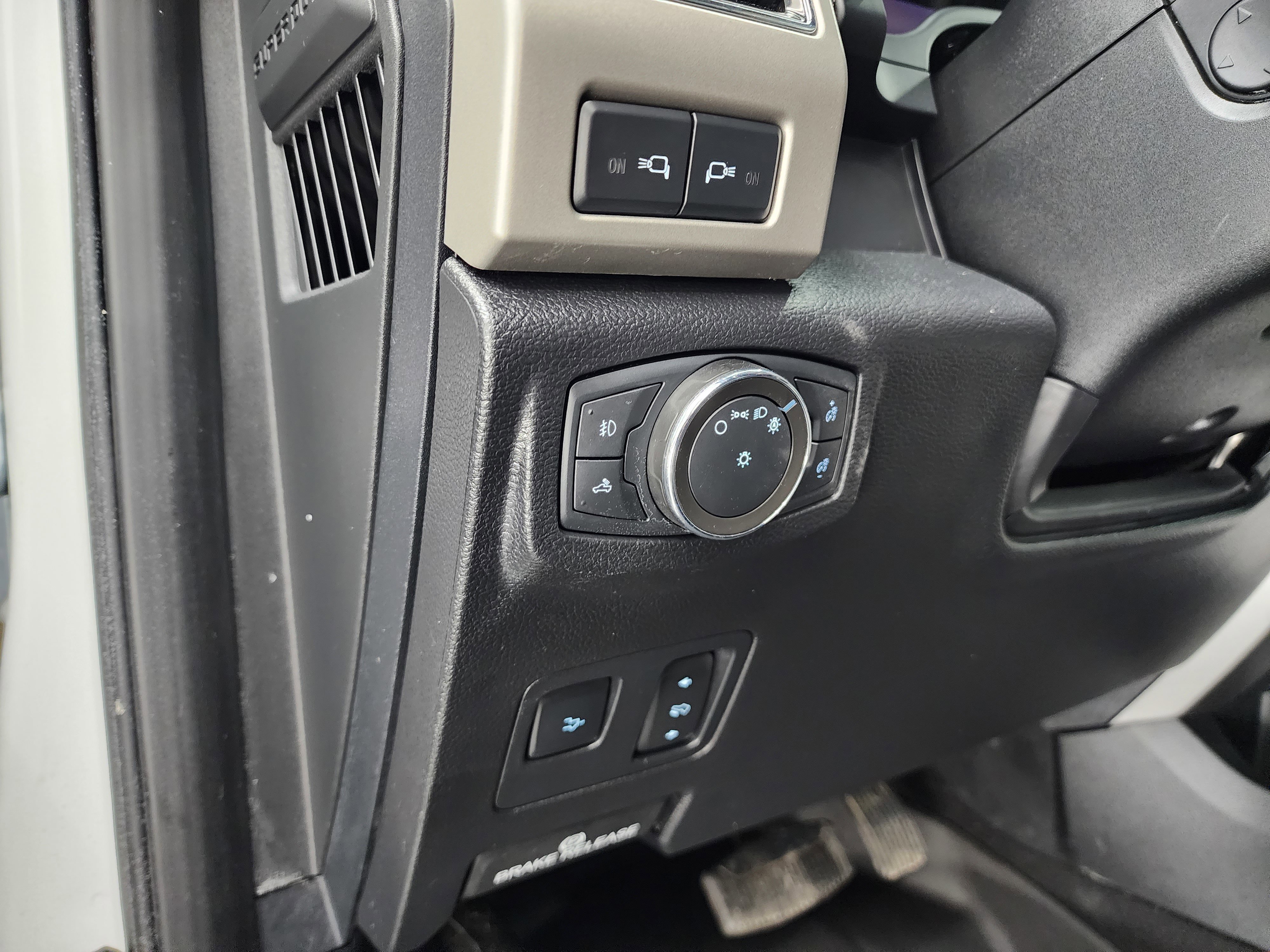 Used 2021 Ford F350 Lariat image 41