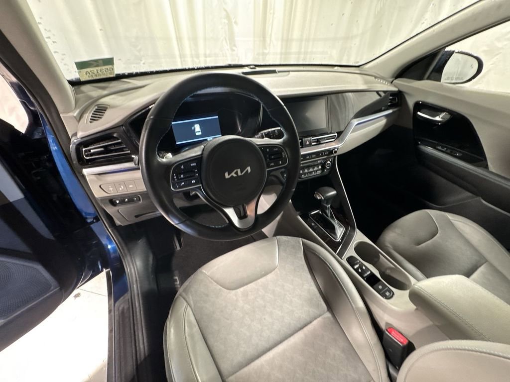 Used 2022 Kia Niro EX image 15